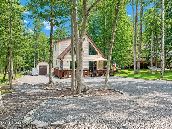 1029 Lake Shore DR, Lake Ariel, PA 18436