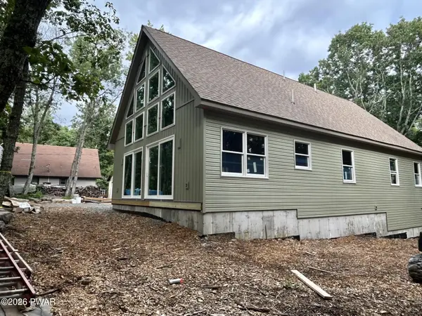 187 Deer Trail DR, Hawley, PA 18428