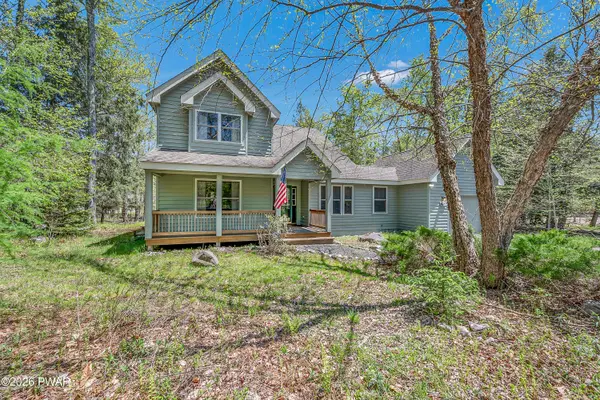 67 Bender RD, Gouldsboro, PA 18424