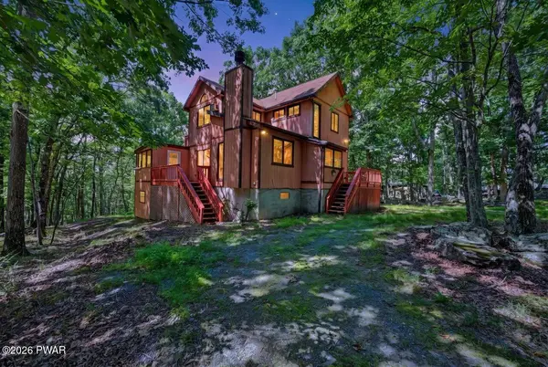 108 Blackbird CT, Lackawaxen, PA 18435