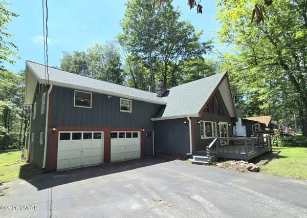 5164 Cresco DR, Pocono Lake, PA 18347