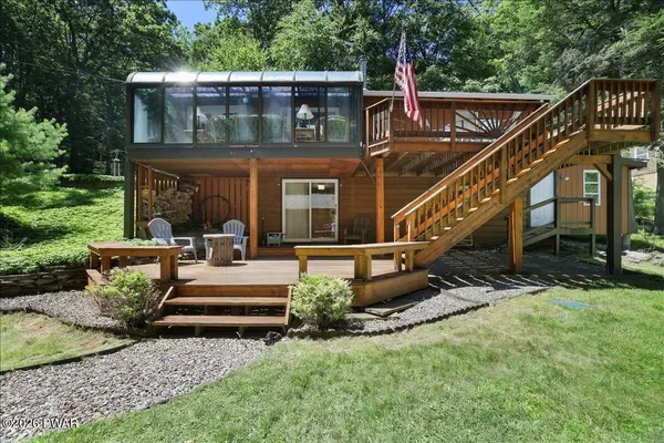 114 Lone Oak DR, Lakeville, PA 18438