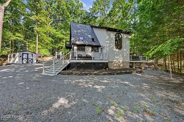 107 Rainbow DR, Lackawaxen, PA 18435