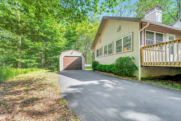 1005 Deerfield Drive, Newfoundland, PA 18445