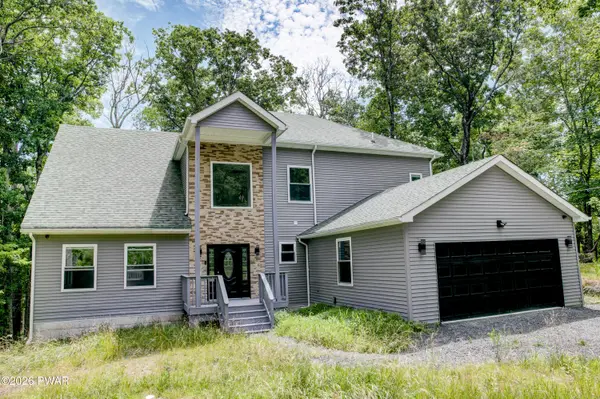 127 Lakewood DR, Dingmans Ferry, PA 18328