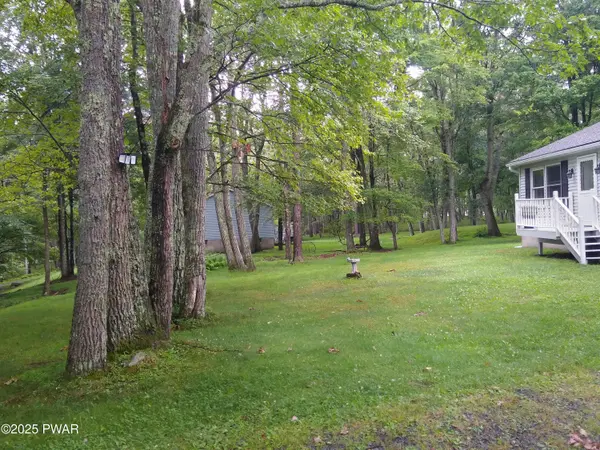139 Caribou RD, Dingmans Ferry, PA 18328