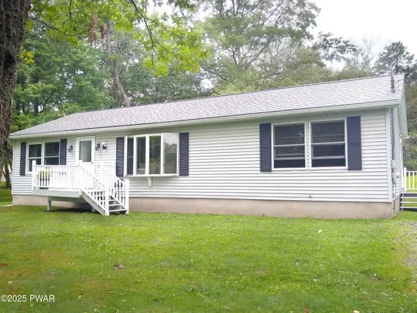 139 Caribou RD, Dingmans Ferry, PA 18328