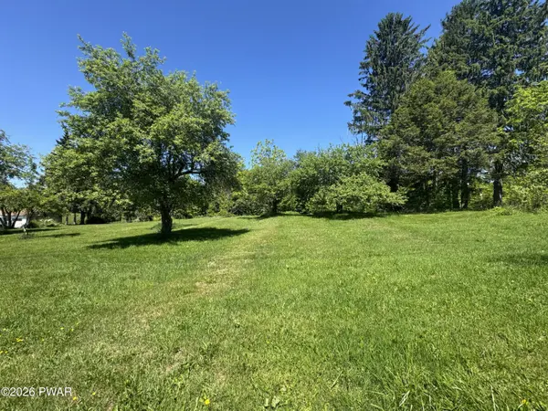 2564 Easton TPKE, Waymart, PA 18472
