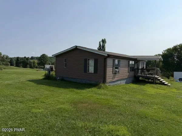47 Spruce Swamp RD, Beach Lake, PA 18405
