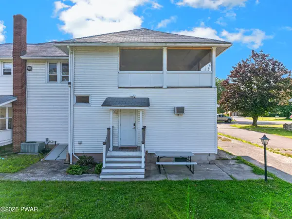 978 Main ST #2B, Newfoundland, PA 18445