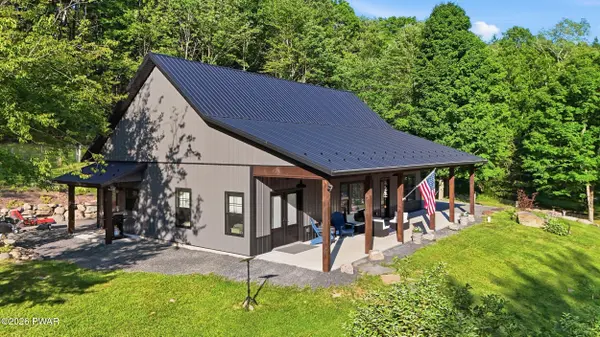 135 Creamery RD, Greentown, PA 18426