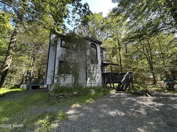 311 N Gate RD, Lake Ariel, PA 18436