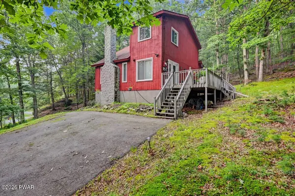 214 Manchester DR, Bushkill, PA 18324