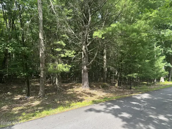 Lot 11 Holiday Drive, Hawley, PA 18428
