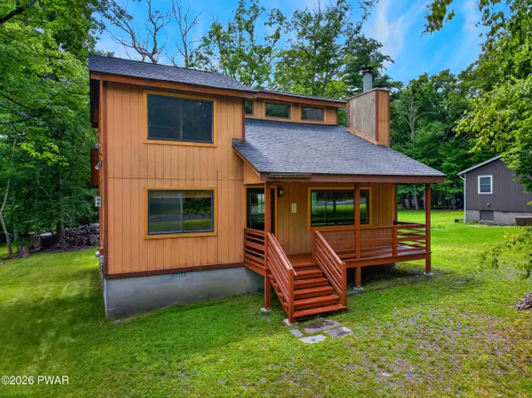 108 Claudine LN, Dingmans Ferry, PA 18328