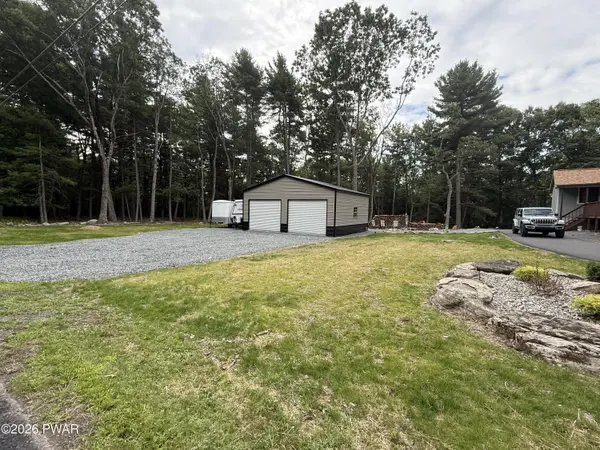 115 Song Mountain DR, Tafton, PA 18464