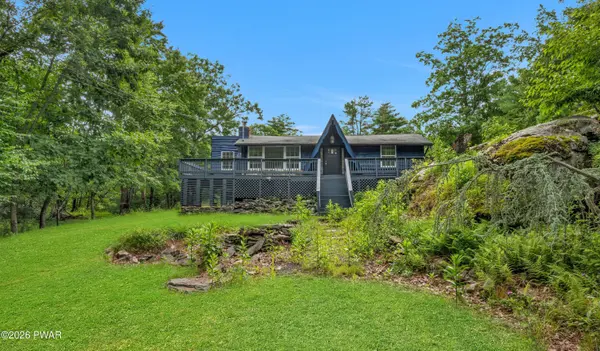 132 Deer TRL, Dingmans Ferry, PA 18328