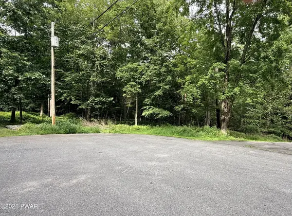 664-665 Raccoon CT, Bushkill, PA 18324