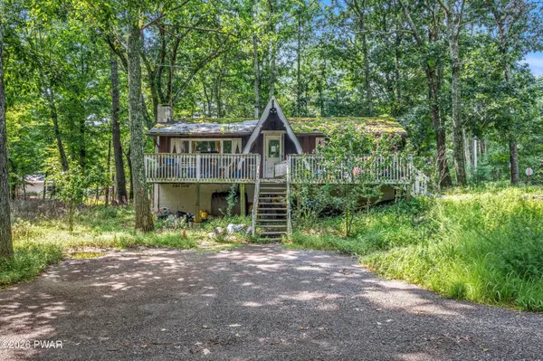 101 Daisy LN, Dingmans Ferry, PA 18328