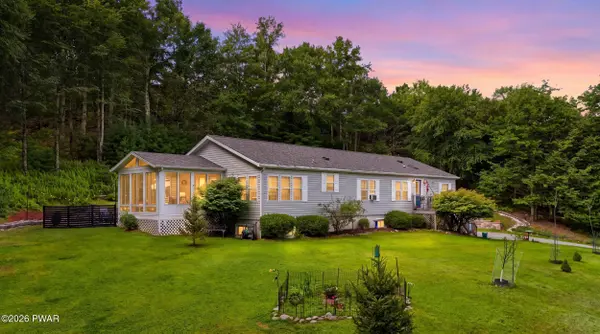 50 Woodland DR, Beach Lake, PA 18405