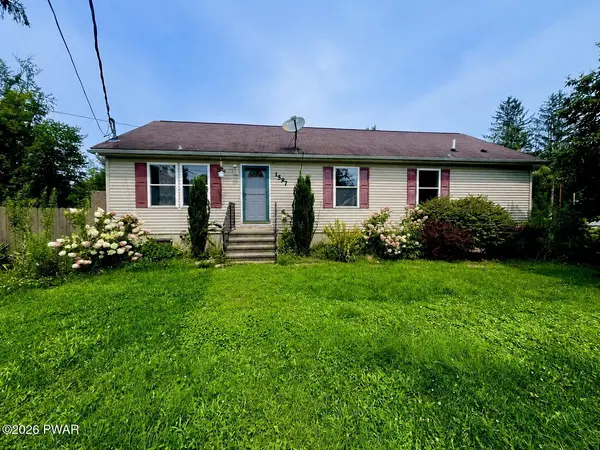 1597 Mount Cobb RD, Jefferson Township, PA 18436