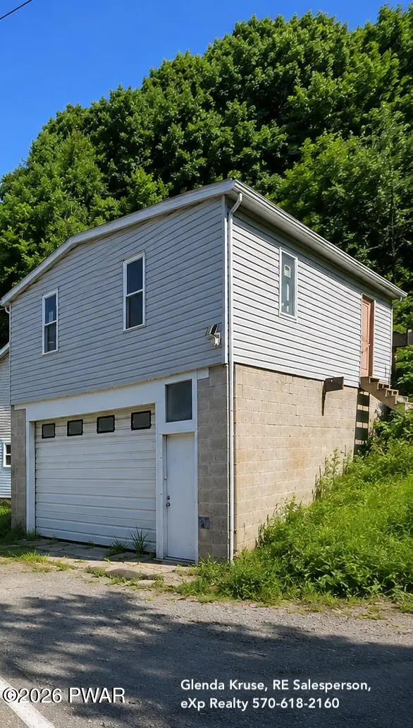 794 Coxton RD, Duryea, PA 18642