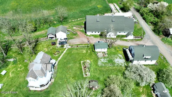 7 Terrace LN, Tyler Hill, PA 18469