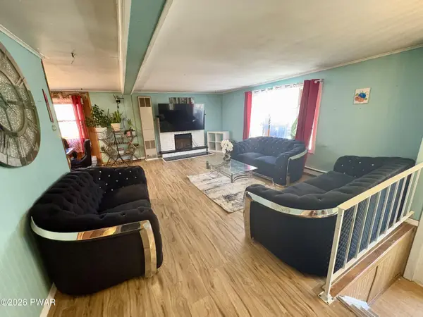 2193 Spring DR, Bushkill, PA 18324