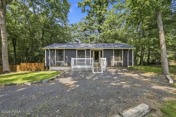 141 Fox RD, Dingmans Ferry, PA 18328
