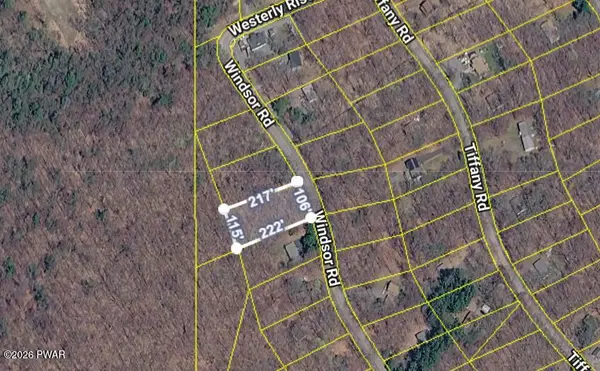 406 Windsor RD, Hawley, PA 18428