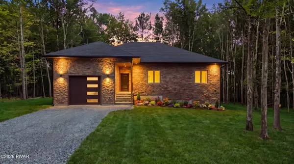 385 Osprey CIR, Lake Ariel, PA 18436
