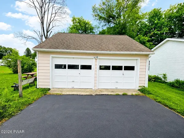306 Avenue O, Matamoras, PA 18336