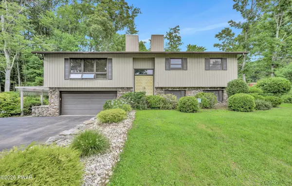20 Oak LN, Jefferson Township, PA 18436