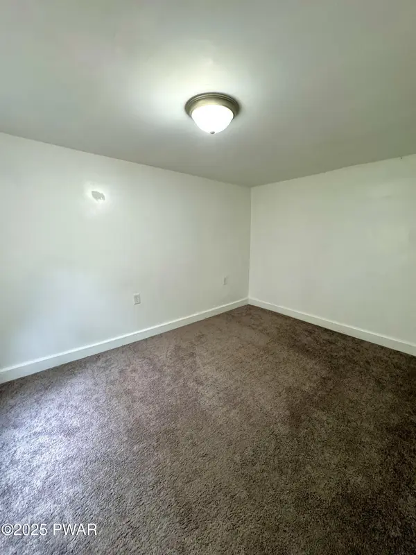 742 Delaware ST, Forest City, PA 18421