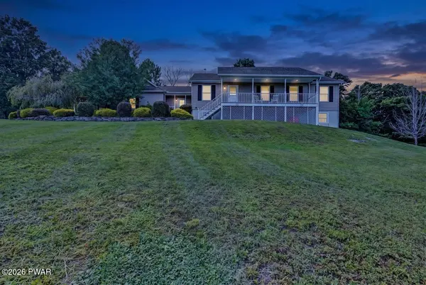 449 Huckleberry RD, Newfoundland, PA 18445