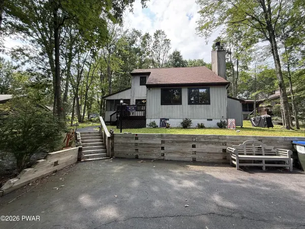 140 Hillside DR, Lords Valley, PA 18428