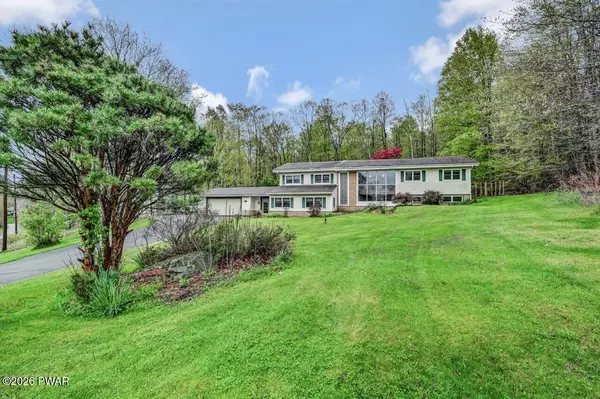 113 Wilcrest RD, Roaring Brook Township, PA 18444