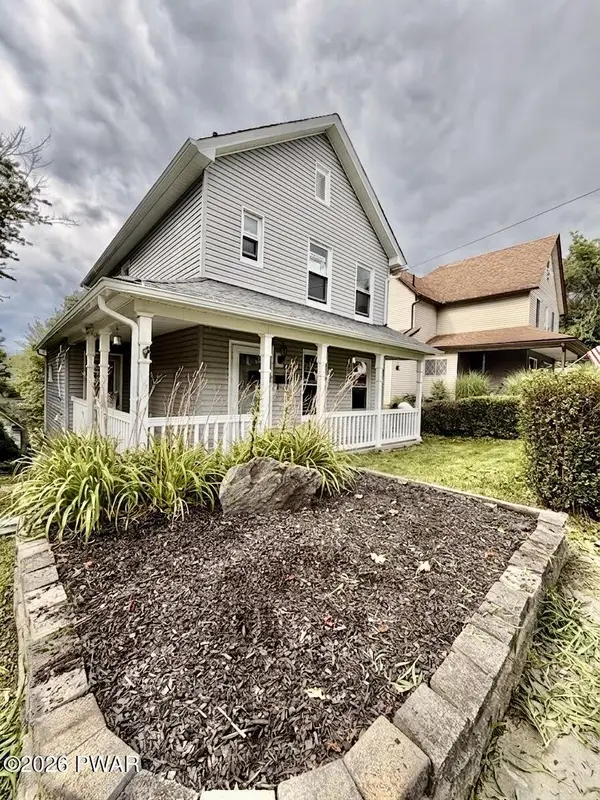 53 Grove ST, Carbondale, PA 18407