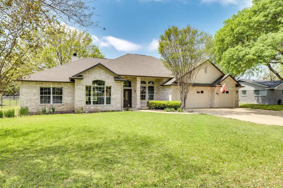 207 Flamingo Cir CIR, Highland Haven, TX 78654