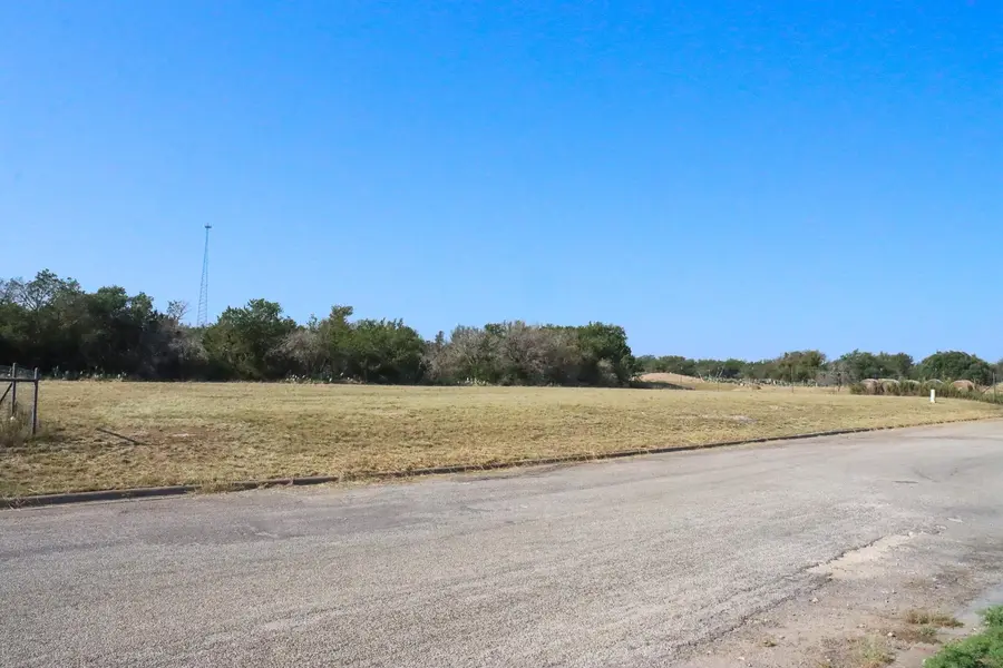 205 E Kelly Lane, San Saba, TX 76877