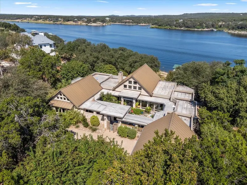24736 Travis Lakeside Cv, Spicewood, TX 78669