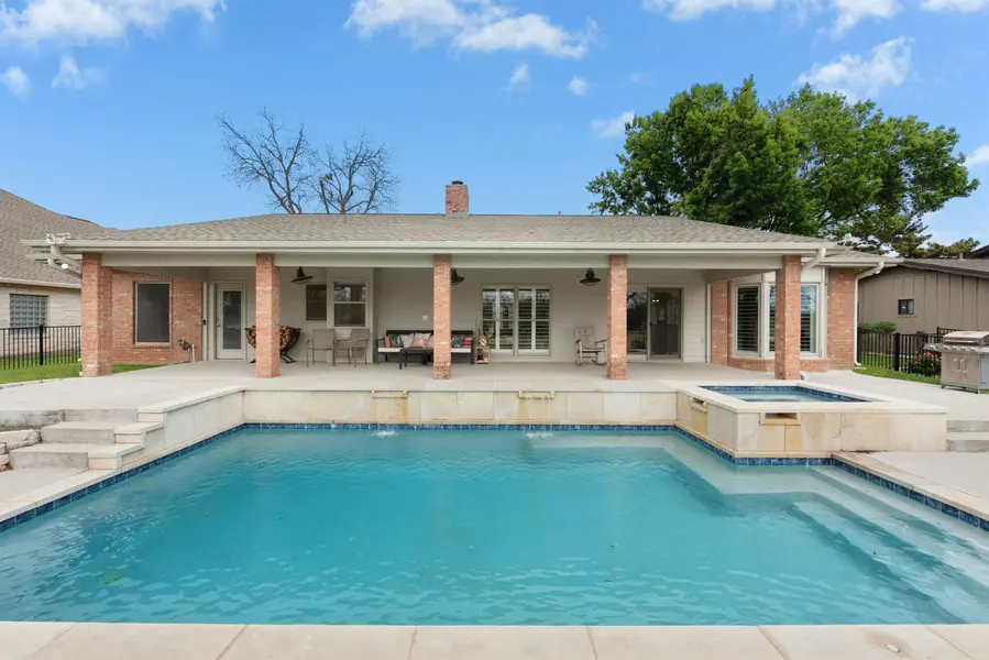 407 Olympia Fields, Meadowlakes, TX 78654