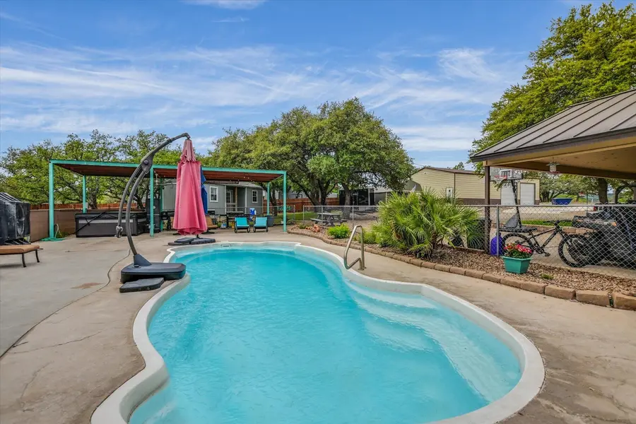800 Texas AVE, Kingsland, TX 78639