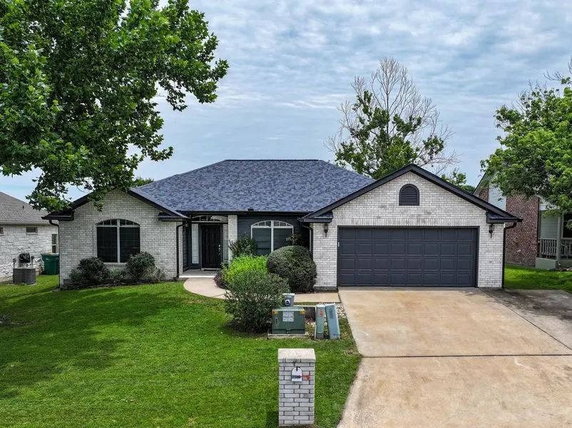 408 Spyglass, Meadowlakes, TX 78654