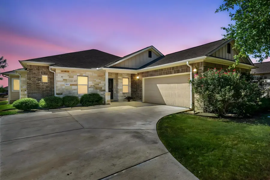 104 Estrella LN, Bertram, TX 78605