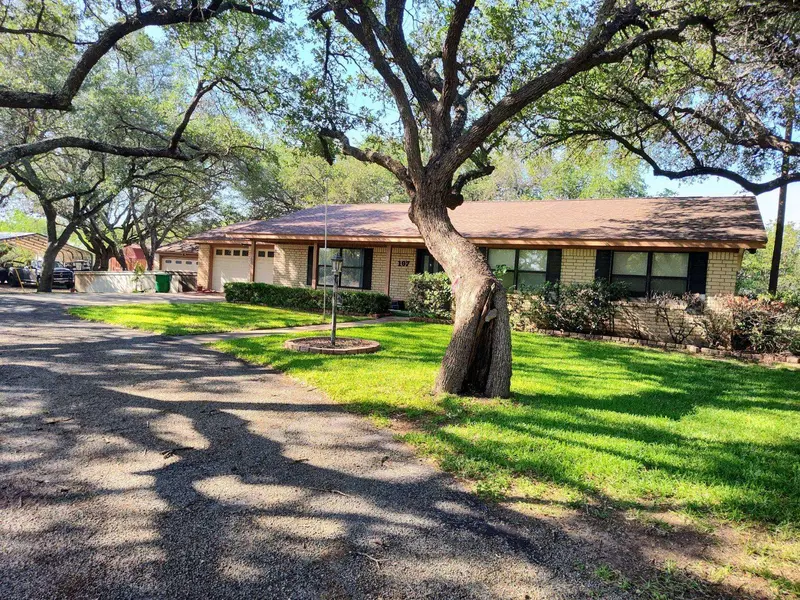 107 Timberlake DR, Kingsland, TX 78639