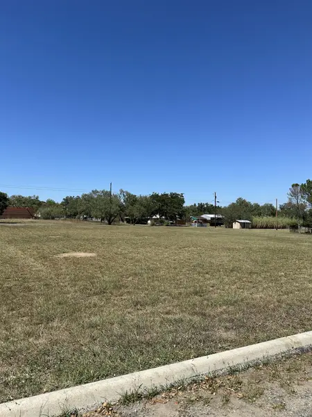 203 Post Oak, Llano, TX 78643
