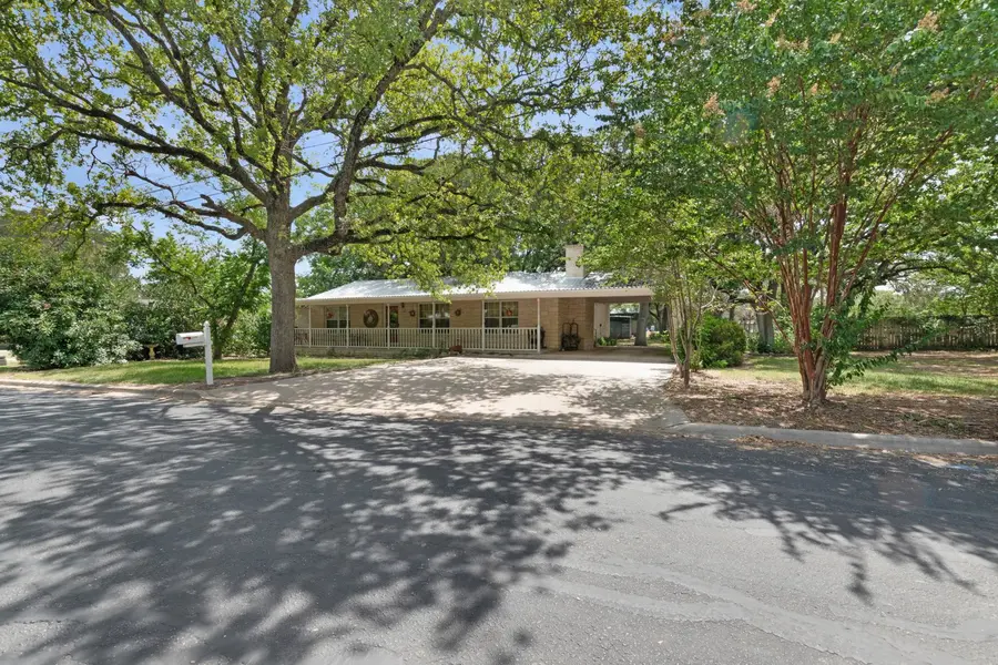 1208 Oak St, Burnet, TX 78611