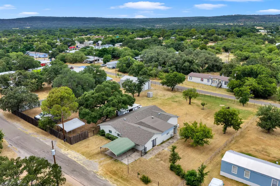 312 Apache DR, Burnet, TX 78611