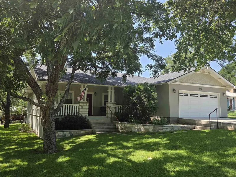 1102 F AVE, Marble Falls, TX 78654